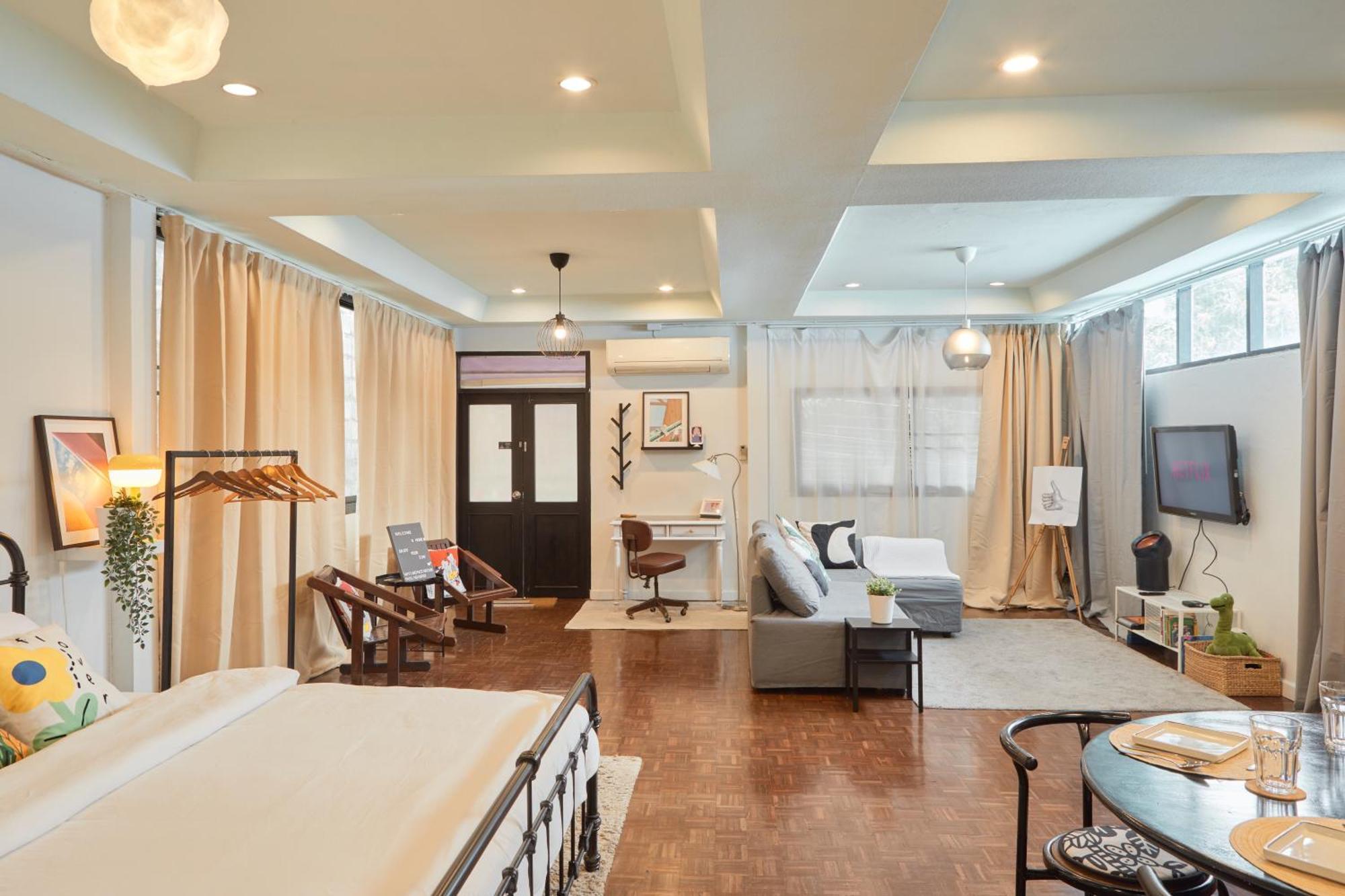 Nhà nghỉ Spacious Design Loft With Rooftop