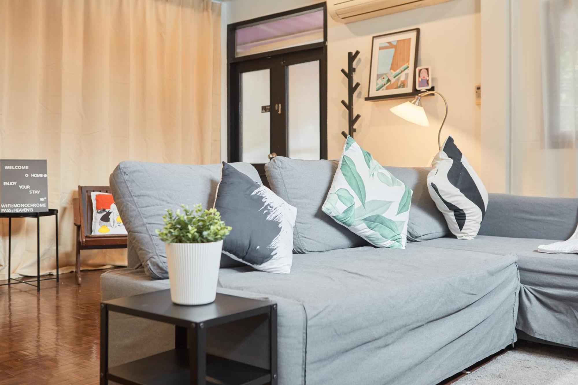 Nhà nghỉ Spacious Design Loft With Rooftop